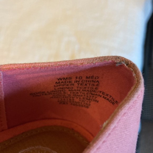 Lemon Shoes?! - Picture 5 of 5